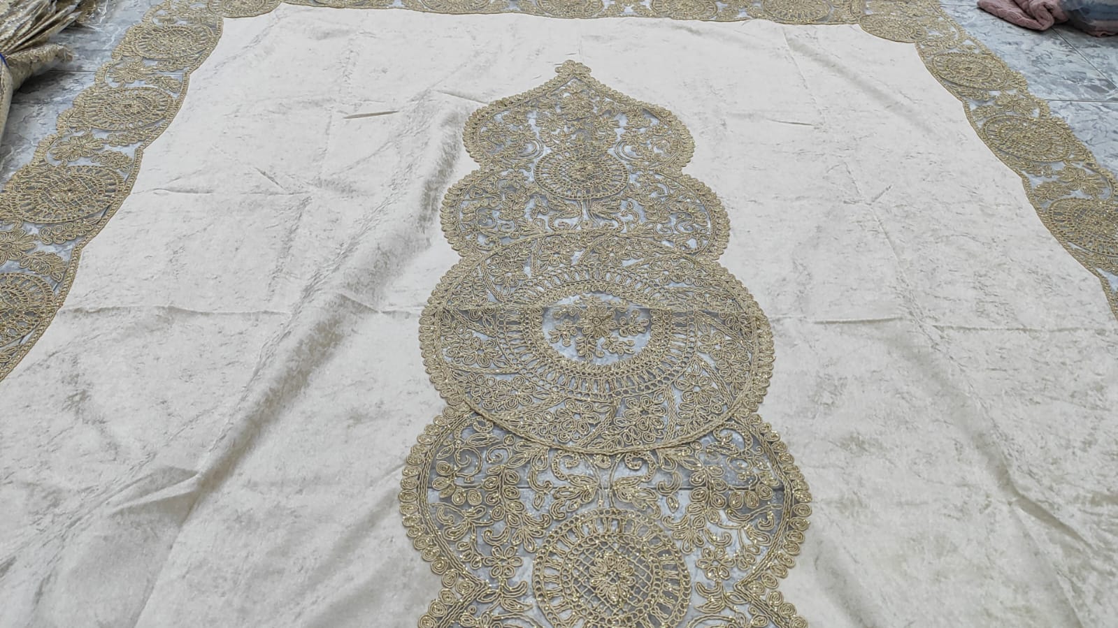 شرشف سفرة سمنلولو