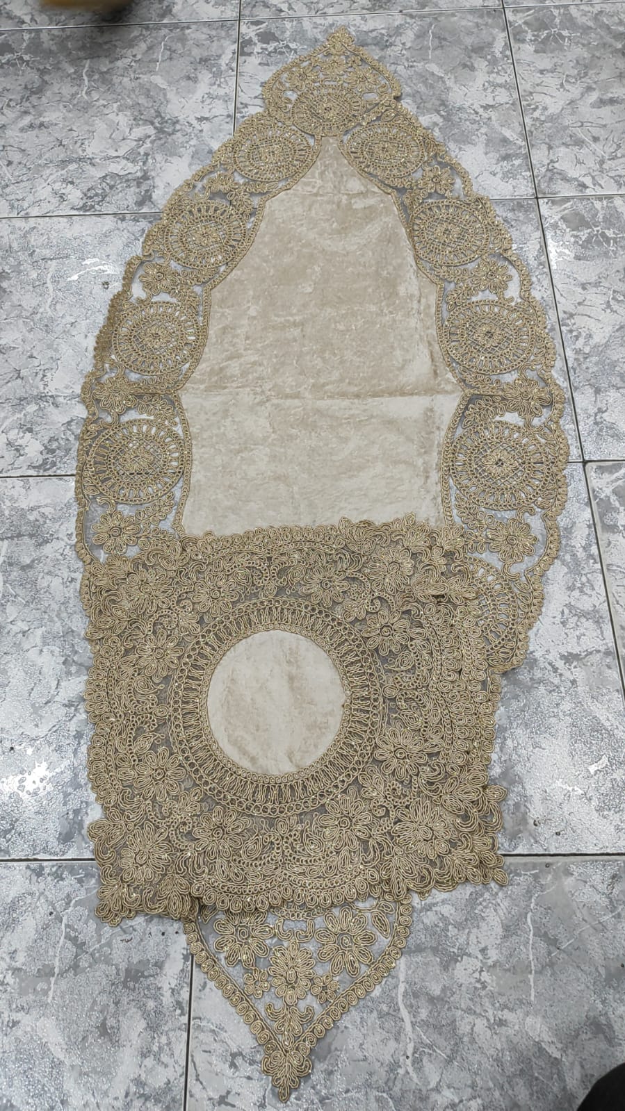 شرشف طاولة وسط سمنلولو بيضاوي