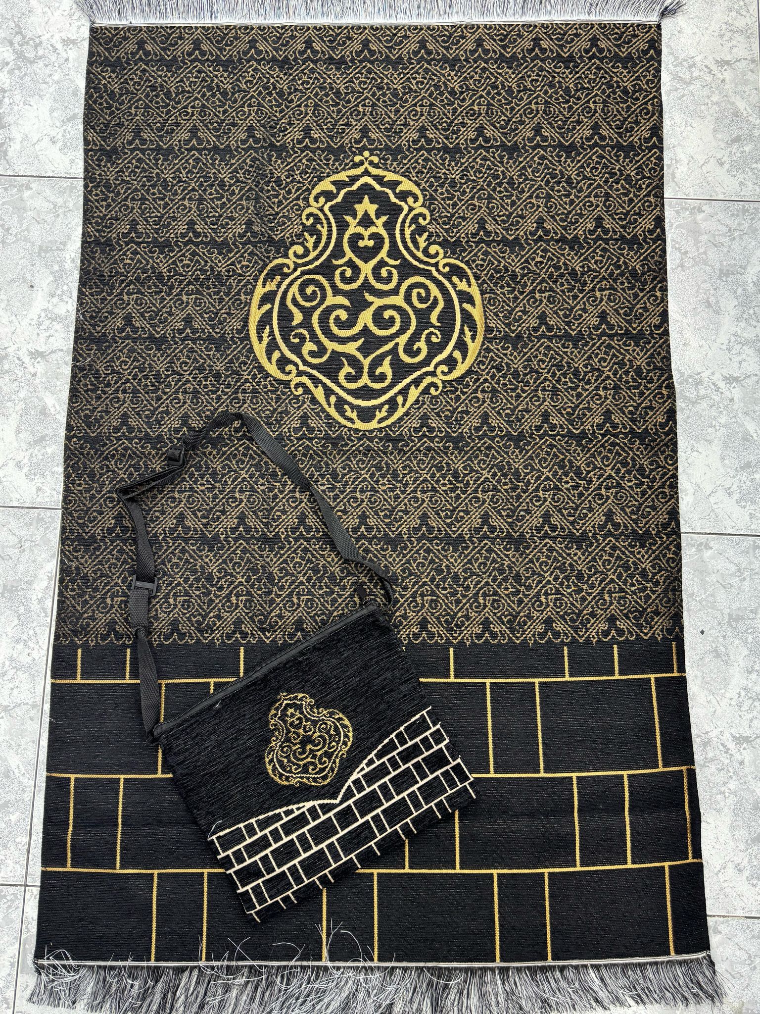 طقم شنطة مع مصلية أسود