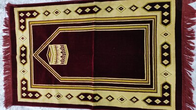 مصلية مخمل تركي
